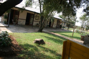Отель Akwêla Guest Farm  Блумфонтейн